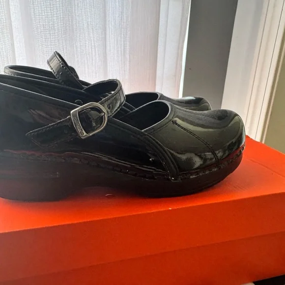 Dansko Black Patent Leather Mules - Picture 7 of 7